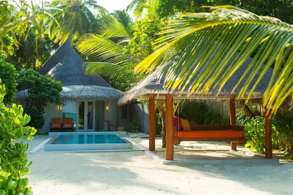 content/hotel/Sun Aqua Vilu Reef/Accommodation/Deluxe Beach Villa with Pool/SunAquaViluReef-Acc-DeluxeBeachVillaPool-07.jpg